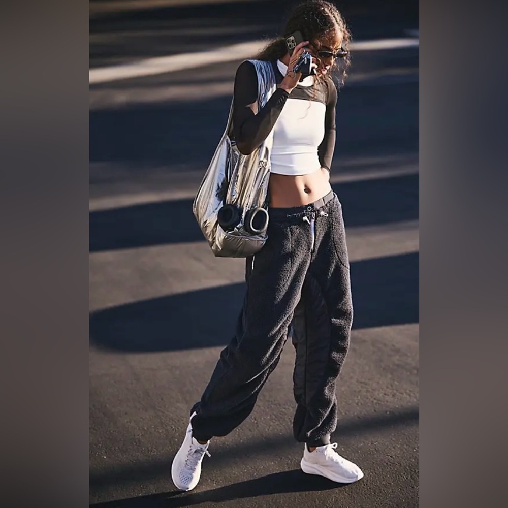 NWT Free People Sundown Fleece Joggers - Picture 2 of 16